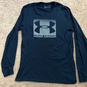 Men M Under Armour long sleeve shirt